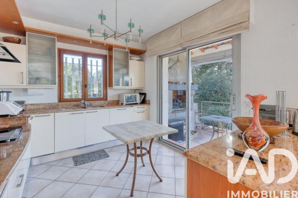 Maison à vendre 7 pièces 162 m² Sanary-sur-Mer