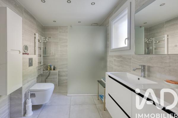 Maison à vendre 7 pièces 162 m² Sanary-sur-Mer