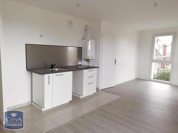 Appartement à louer 2 pièces 46.08m² Corbeil-Essonnes (91100)