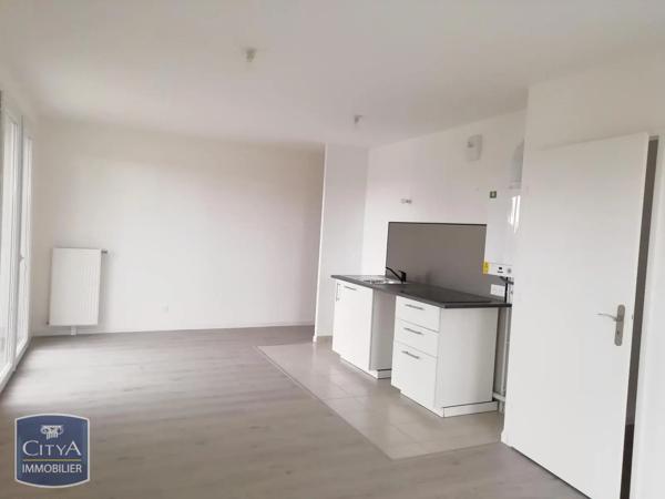 Appartement à louer 2 pièces 46.08m² Corbeil-Essonnes (91100)