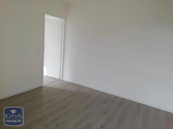 Appartement à louer 2 pièces 46.08m² Corbeil-Essonnes (91100)