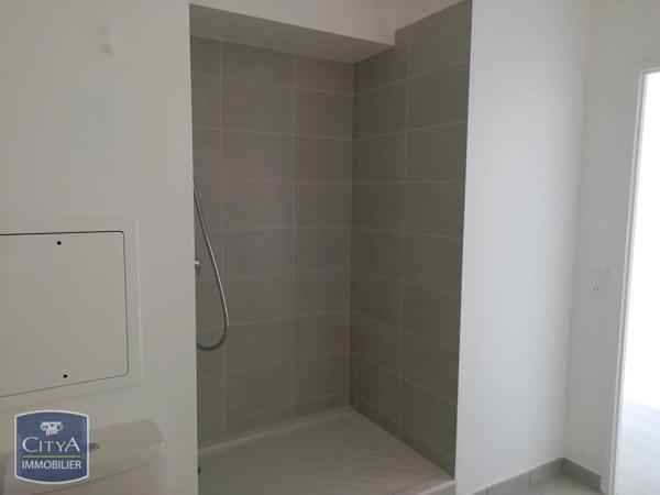 Appartement à louer 2 pièces 46.08m² Corbeil-Essonnes (91100)