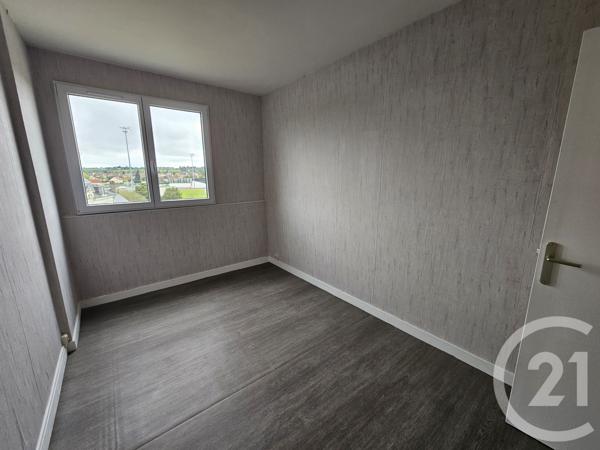 Appartement F4 à vendre  4 pièces - 76,50 m 2   CHATELLERAULT  - 86