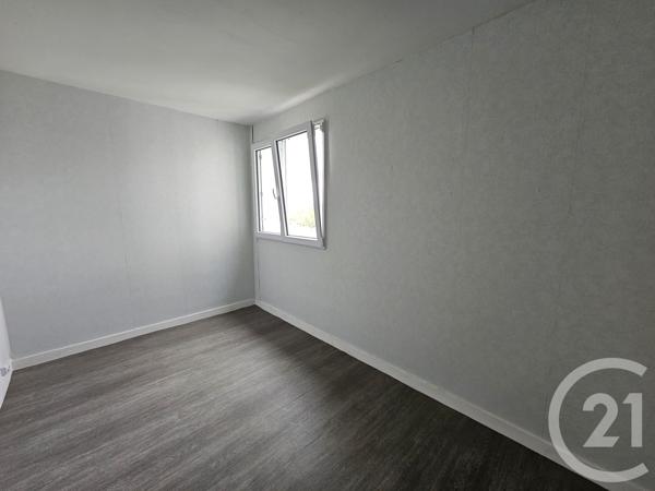 Appartement F4 à vendre  4 pièces - 76,50 m 2   CHATELLERAULT  - 86