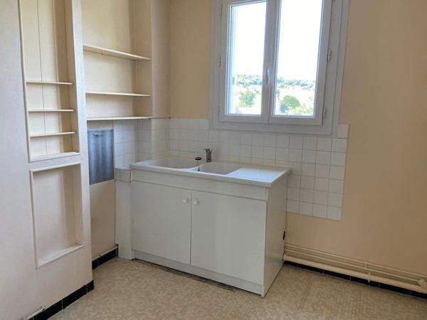 Location Appartement 4 pièces 63.1 m² - 15 AVENUE DE PARIS Chateau Thierry 02400