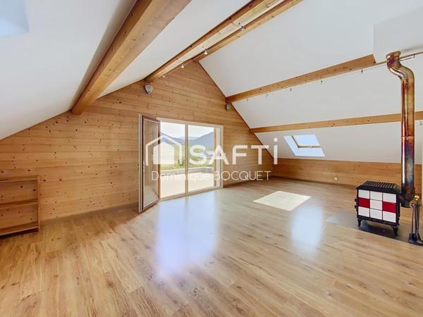 Maison 4 pièces 96 m2 et 157 m2 de garage, idéale pour une activité artisanale