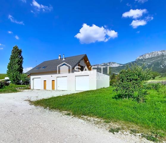 Maison 4 pièces 96 m2 et 157 m2 de garage, idéale pour une activité artisanale