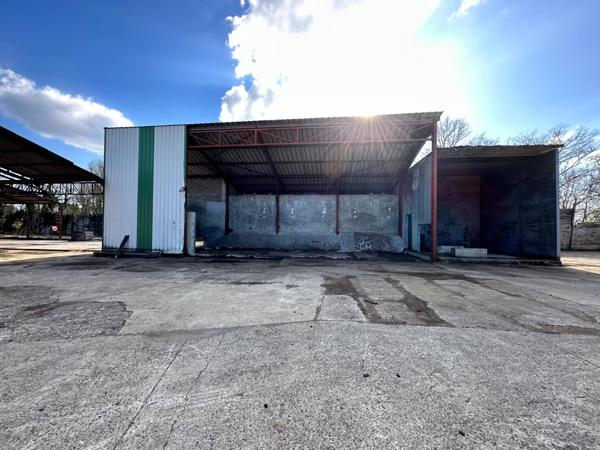 2500 m² de batiment industriels sur 11000 m² de terrain