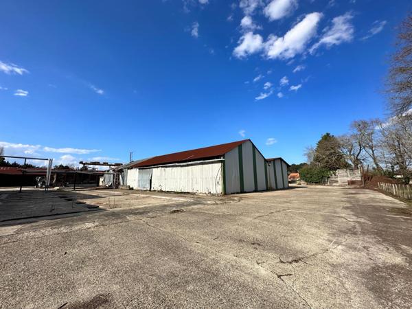2500 m² de batiment industriels sur 11000 m² de terrain