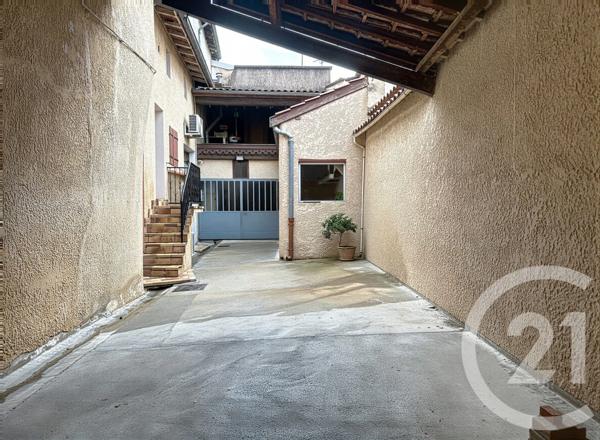 Maison à vendre  4 pièces - 179,79 m 2   GRIGNY  - 69