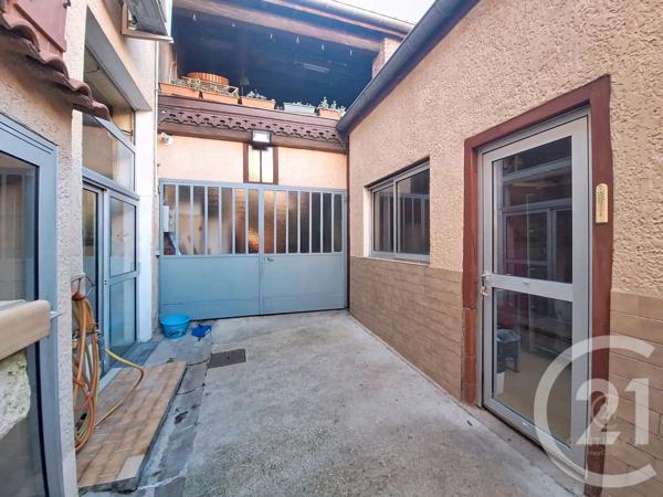 Maison à vendre  4 pièces - 179,79 m 2   GRIGNY  - 69