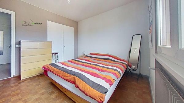 Appartement
         2 pièces
        - 52 m² Exclusivité 215 000 € *