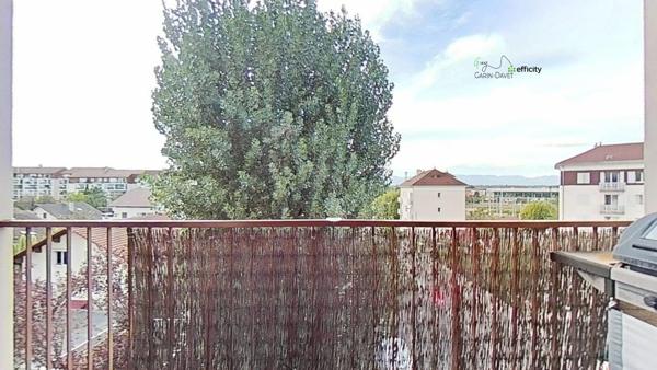 Appartement
         2 pièces
        - 52 m² Exclusivité 215 000 € *