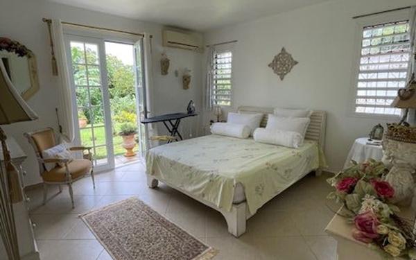 Maison à vendre    4 pièces • 145 m2 Petit-Bourg
