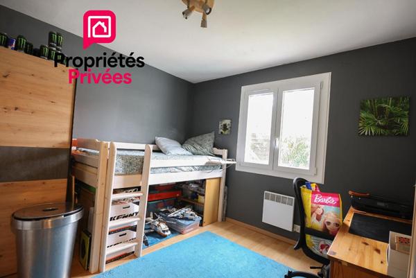 Bouc Bel Air  Maison de plain-pied  5 pièces  110 m²  Piscine  Au calme
