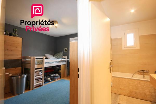 Bouc Bel Air  Maison de plain-pied  5 pièces  110 m²  Piscine  Au calme