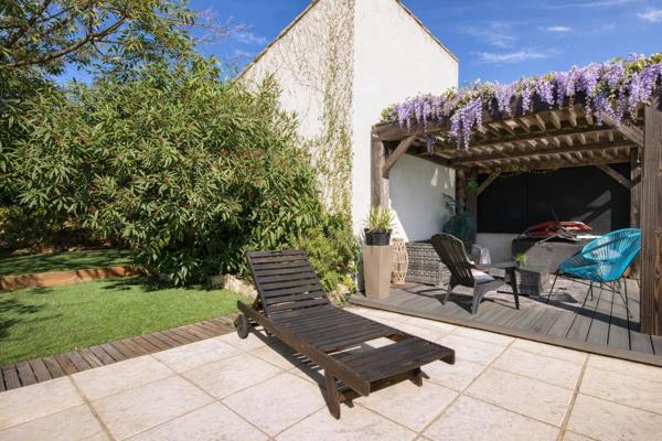 Bouc Bel Air  Maison de plain-pied  5 pièces  110 m²  Piscine  Au calme