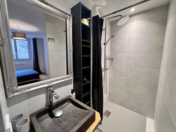 Cannes (06400) CANNES CROIX DES GARDES LOFT DUPLEX 135 M2 CALME PROCHE PLAGE 3 CHAMBRES, DOUBLE SALON PARKING CAVE