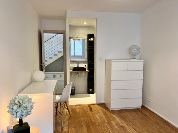 Cannes (06400) CANNES CROIX DES GARDES LOFT DUPLEX 135 M2 CALME PROCHE PLAGE 3 CHAMBRES, DOUBLE SALON PARKING CAVE