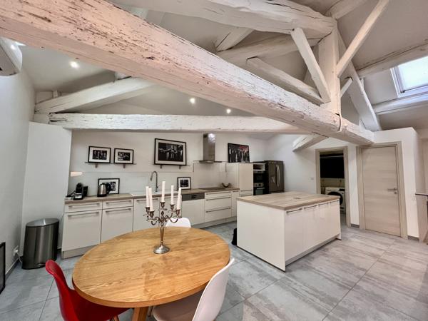 Cannes (06400) CANNES CROIX DES GARDES LOFT DUPLEX 135 M2 CALME PROCHE PLAGE 3 CHAMBRES, DOUBLE SALON PARKING CAVE