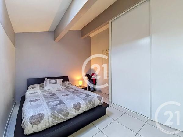 Appartement F2 à vendre  2 pièces - 57,33 m 2   ST MARTIN DE CRAU  - 13