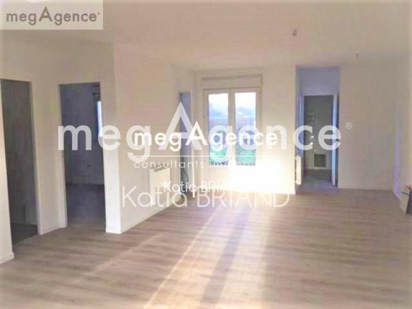 Maison à L' HUISSERIE, 53970 - 5 pièces 94m²