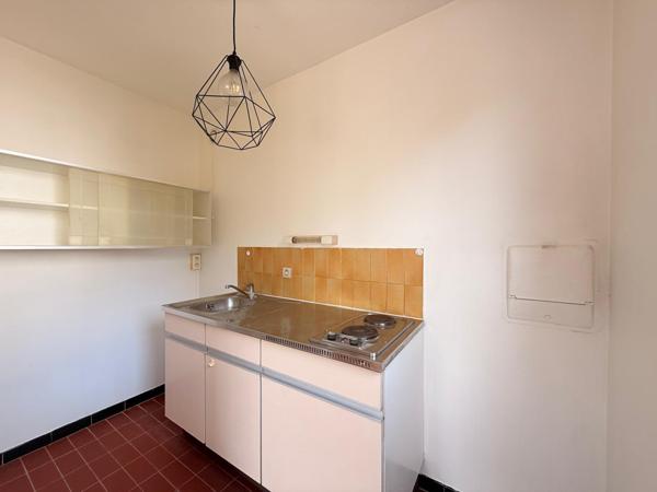 Beau studio 39 m² avec cave et parking à Cergy