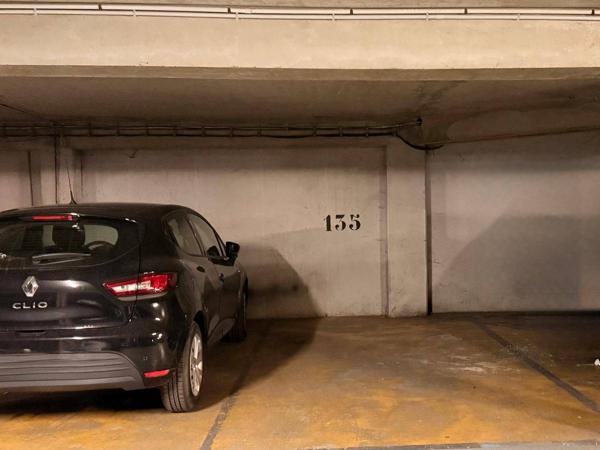 Beau studio 39 m² avec cave et parking à Cergy