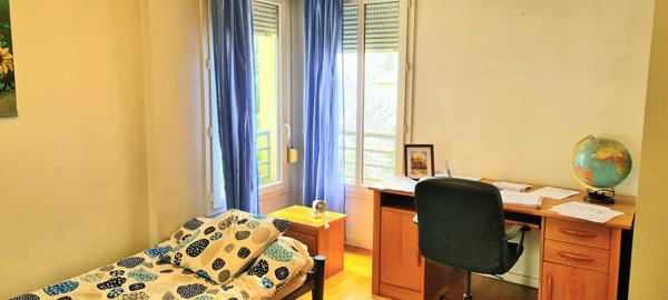 Paris (75012) Charmante maison familiale avec grande terrasse