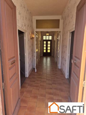 Jolie maison en pierre au centre ville de Septfonds.
