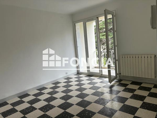 Location Appartement 3 pièces 60 m² - 31 /37 / 35 RUE ALPHONSE DE LAMARTINE Nîmes 30900