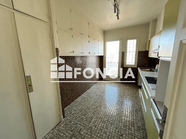 Location Appartement 4 pièces 141 m² - 33 A AVENUE CANTINI Marseille 06 13006
