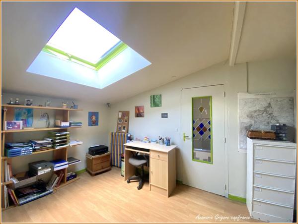 Centre Courville-Sur-Eure À vendre appartement avec jardinet