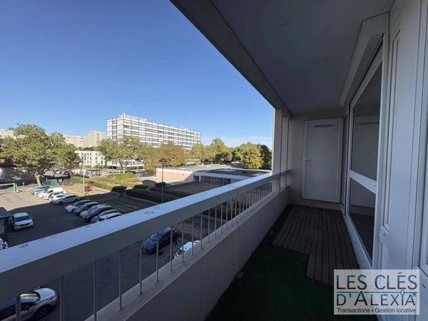 Charmant T1 bis meublé avec extérieur – Villeurbanne
