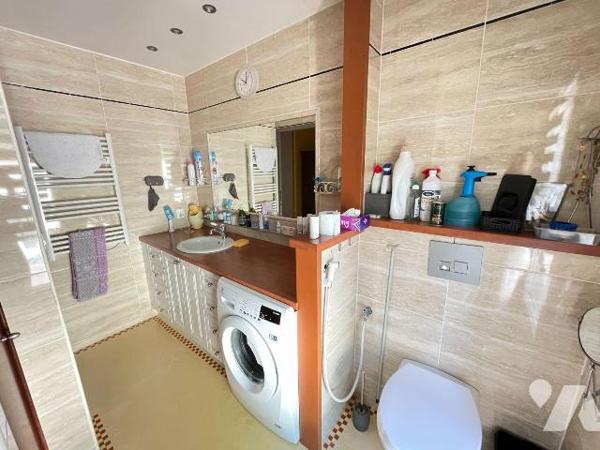 A vendre - Gréoux-les-Bains (04): Jolie propriété située dans un quartier calme, composée de 2 ...