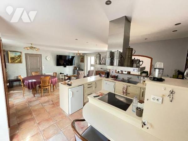 A vendre - Gréoux-les-Bains (04): Jolie propriété située dans un quartier calme, composée de 2 ...