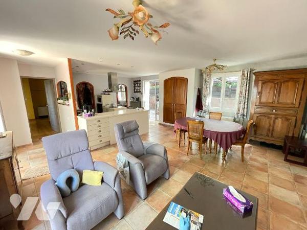 A vendre - Gréoux-les-Bains (04): Jolie propriété située dans un quartier calme, composée de 2 ...