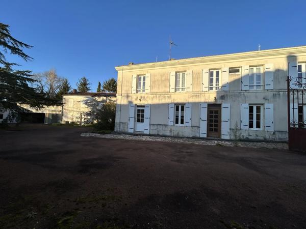 Vente Maison 6 pièces 125 m2 à Saint-Jean-d'Angély