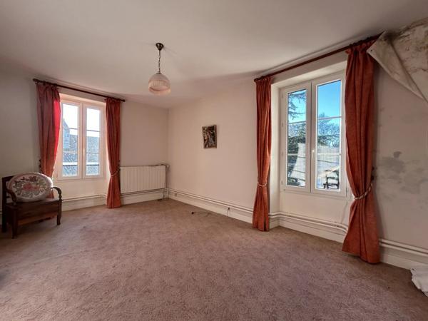 Vente Maison 6 pièces 125 m2 à Saint-Jean-d'Angély