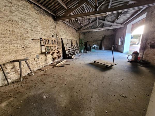 Vente Maison 6 pièces 125 m2 à Saint-Jean-d'Angély