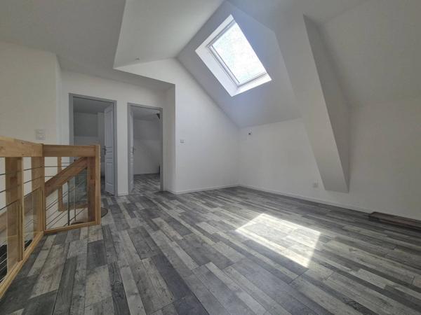 LAVAL MAISON EN PIERRE DE 168 M2 ENTIEREMENT RENOVEE- 4 CHAMBRES DONT UNE SUITE PARENTALE AU RDC SUR UN TERRAIN DE 1 200 M2