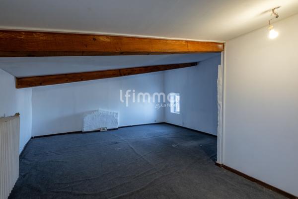 Maison de village 138 M² + garage + studio 55 M² à terminer.