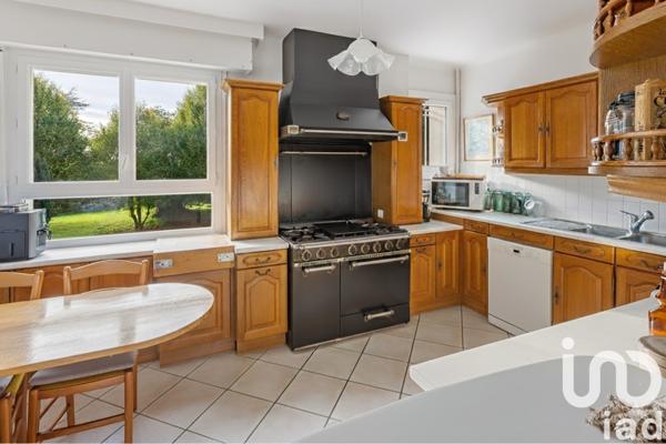 Maison à vendre 8 pièces 204 m² Saint-Étienne-de-Montluc