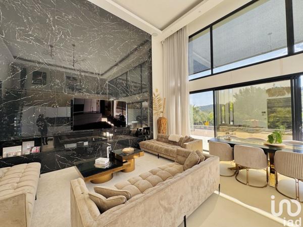 Maison 6 pièces de 195 m² à Bandol (83150)