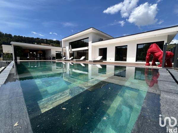 Maison 6 pièces de 195 m² à Bandol (83150)