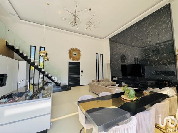 Maison 6 pièces de 195 m² à Bandol (83150)