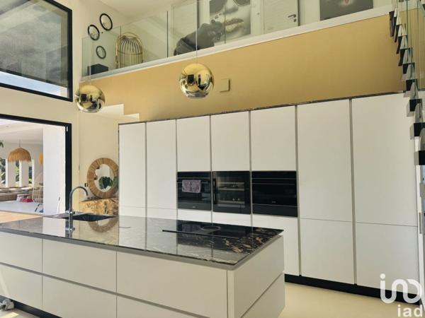 Maison 6 pièces de 195 m² à Bandol (83150)