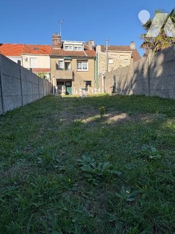 Rare sur le marché,
Venez visiter cette jolie maison sur sous-sol complet, elle comprend, entr...