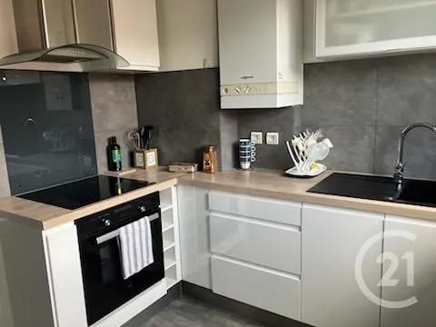 Appartement F3 à vendre  3 pièces - 75,50 m 2   AURILLAC  - 15