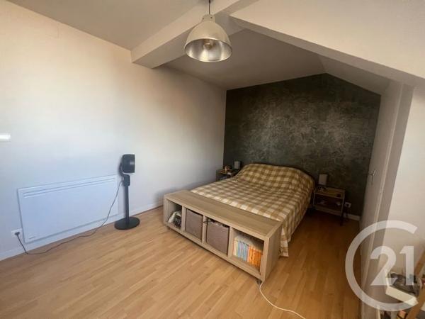 Appartement F3 à vendre  3 pièces - 75,50 m 2   AURILLAC  - 15